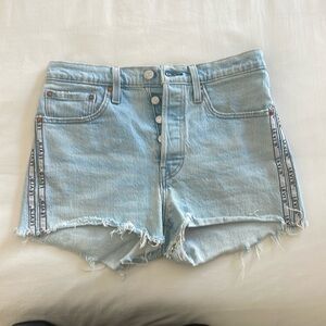 Levi’s shorts